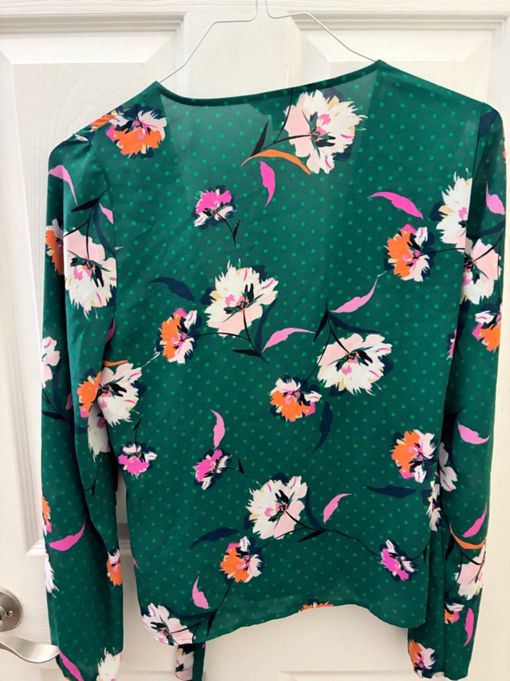 💚 Express Wrap Shirt Green Floral Polka Dot  Blouse With Tie Waist Size Medium - Picture 4 of 8